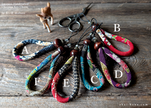 Load image into Gallery viewer, Handcrafted Chirimen Key Chains, Floral Kimono patterns x Antique Gold ⦿khcr0007-12