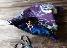 Load image into Gallery viewer, Wagara Kinchaku Drawstring Purse, Fūjin Raijin (Gods of wind and thunder) Purple, Large W20cm x H25cm (8" x 9 3/4") ⦿kpjf0011