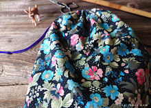 Load image into Gallery viewer, Kinchaku Drawstring Purse, Black Floral, X-Large W25cm x H30cm (10" x 12") ⦿kpjf0018