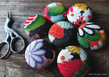 Load image into Gallery viewer, Repurposed Vintage Kimono Covered Button Elastic Ties ⦿phvk0008