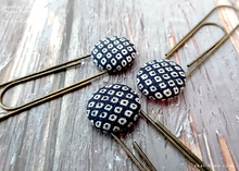 Load image into Gallery viewer, Japanese Handmade Wagara Fabric Bookmarks, Kanoko Black ⦿sbjf0001