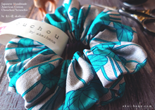 Load image into Gallery viewer, Japanese Handmade Scrunchies, Ukigusa, scaf0026