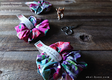 Load image into Gallery viewer, Japanese Handmade Kimono Style Chouchou/Scrunchies, Pink Floral ⦿scjf0016