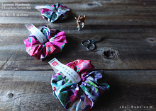 Load image into Gallery viewer, Japanese Handmade Kimono Style Chouchou/Scrunchies, Pink Floral ⦿scjf0016
