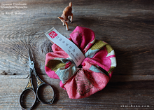 Load image into Gallery viewer, Japanese Handmade Scrunchies, Retro Floral ⦿scjf0018