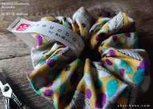 Load image into Gallery viewer, Japanese Handmade Scrunchies, Promenade Mustard ⦿scjf0049