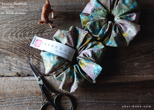 Load image into Gallery viewer, Japanese Handmade Scrunchies, Flowers and Berries ⦿scjf0055