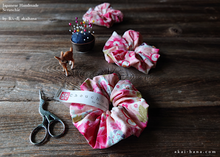 Load image into Gallery viewer, Japanese Handmade Kimono Style Scrunchies, Hikita Hanaguruma Pink ⦿scjf0060