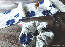 Load image into Gallery viewer, Japanese Handmade Kimono style Scrunchies, Shiro Nadeshiko, White Dianthus, scjf0067
