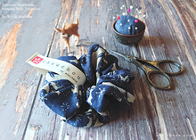 Load image into Gallery viewer, Japanese Handmade Linen Scrunchies, Indigo Floral  ⦿scjf0075