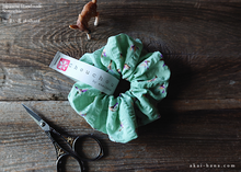 Load image into Gallery viewer, Japanese Handmade Scrunchies, Singing Birds ⦿scjf0078