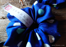 Load image into Gallery viewer, Japanese Handmade Double Gauze Scrunchies, Soda Dots Blue ⦿scjf0082