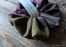 Load image into Gallery viewer, Handcrafted Scrunchies with Japanese Vintage Remnants ⦿scjf0093