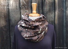 Load image into Gallery viewer, Japanese Handmade Infinity Scarf, Linen x Cotton, Nordic Floral ⦿sinf0036