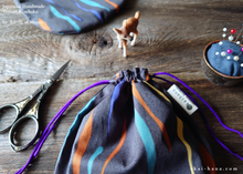 Load image into Gallery viewer, Mizu Fūsen (Water Balloon) Black, Temari Kinchaku Purse ⦿tkjp0004
