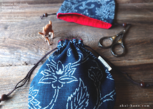 Load image into Gallery viewer, Japanese Handmade Temari Kinchaku (Drawstring) Purse, Kyoto Hand Screen-Printed, Indigo ⦿tkjp0017