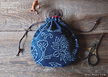 Load image into Gallery viewer, Japanese Handmade Temari Kinchaku (Drawstring) Purse, Kyoto Hand Screen-Printed, Indigo ⦿tkjp0017