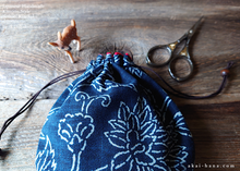 Load image into Gallery viewer, Japanese Handmade Temari Kinchaku (Drawstring) Purse, Kyoto Hand Screen-Printed, Indigo ⦿tkjp0017