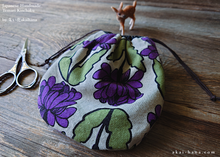 Load image into Gallery viewer, Japanese Handmade Temari Kinchaku (Drawstring) Purse, Floral Purple⦿tkjp0020