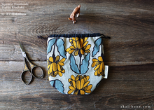 Load image into Gallery viewer, Japanese Handmade Temari Kinchaku (Drawstring) Purse, Floral Yellow ⦿tkjp0021