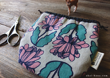 Load image into Gallery viewer, Japanese Handmade Temari Kinchaku (Drawstring) Purse, Floral Pink ⦿tkjp0022