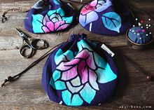 Load image into Gallery viewer, Repurposed Vintage Yukata (Summer Kimono) Temari Kinchaku Purse ⦿tkvk0001