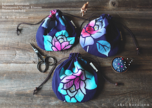 Load image into Gallery viewer, Repurposed Vintage Yukata (Summer Kimono) Temari Kinchaku Purse ⦿tkvk0001