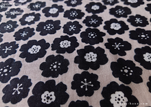 Load image into Gallery viewer, Japanese Cotton Double Gauze Tenugui, Black Flowers ⦿tndg0003