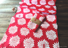 Load image into Gallery viewer, akaihana Original Tenugui, Dahlia Red, Japanese Hand Dyed ⦿tnor0005