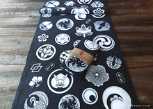 Load image into Gallery viewer, akaihana Original Tenugui, Kamon, Japanese Crest, Japanese Hand Dyed ⦿tnor0007