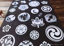 Load image into Gallery viewer, akaihana Original Tenugui, Kamon, Japanese Crest, Japanese Hand Dyed ⦿tnor0007