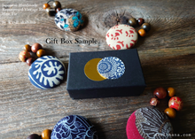 Load image into Gallery viewer, Japanese Handmade Repurposed Remnants Covered Button Hair Tie, Napkin Holder, Cord Organizer, phus0005