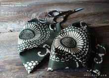 Load image into Gallery viewer, Kiku Karakusa, Japanese Handmade Fabric Mask ⦿fmjf0002