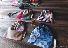Load image into Gallery viewer, Little Kinchaku Purse, Hanayaka Remnants various size ⦿kpjf1100A