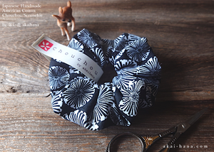 Japanese Handmade Scrunchies, Monotone Floral, scaf0005