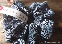 Load image into Gallery viewer, Japanese Handmade Scrunchies, Monotone Floral ⦿scaf0005