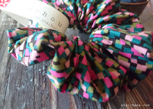 Load image into Gallery viewer, Japanese Handmade Scrunchies, Pink Mosaic, scaf0011