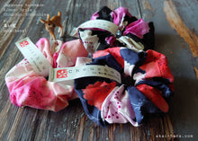 Load image into Gallery viewer, Japanese Handmade Kimono style Scrunchies, SAKURA Black, scjf0019
