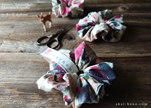 Load image into Gallery viewer, Japanese Handmade Scrunchies, Pink Garden, scjf0023