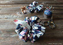 Load image into Gallery viewer, Japanese Handmade Kimono style Scrunchies, Henkei Ichimatsu Monyou Navy, scjf0028
