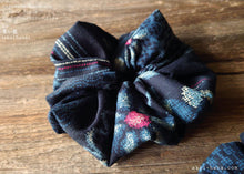 Load image into Gallery viewer, Handmade Kimono style Scrunchies, Aizome Style, 100% Japanese cotton, scjf0037