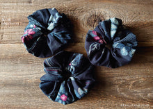 Load image into Gallery viewer, Handmade Kimono style Scrunchies, Aizome Style, 100% Japanese cotton, scjf0037