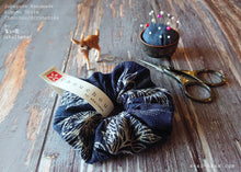 Load image into Gallery viewer, Japanese Handmade Kimono Style Scrunchies, Yukata Yohryū Crape, scjf0042