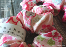 Load image into Gallery viewer, Japanese Handmade Kimono Style Scrunchies, Hikita Hanaguruma Pink, scjf0060