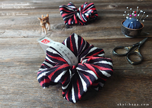 Load image into Gallery viewer, Japanese Handmade Kimono style Scrunchies, Benio, scjf0063