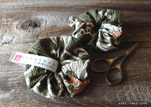 Load image into Gallery viewer, Japanese Handmade Kimono style Scrunchies, Chrysanthemum Matcha Green, scjf0072