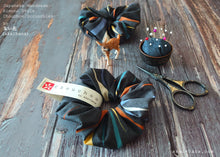 Load image into Gallery viewer, Japanese Handmade Kimono Style Scrunchies, Mizu Fūsen (Water Balloon) scjf0086