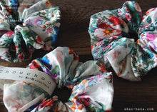 Load image into Gallery viewer, Japanese Handmade Scrunchies, Flower Garden, scjf0087