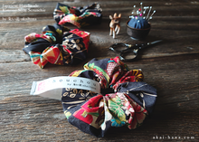 Load image into Gallery viewer, Japanese Handmade Kimono Style Chouchou/Scrunchies, scjf0099