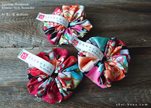 Load image into Gallery viewer, Japanese Handmade Kimono style Scrunchies, Taisho-Roman, scjf0104